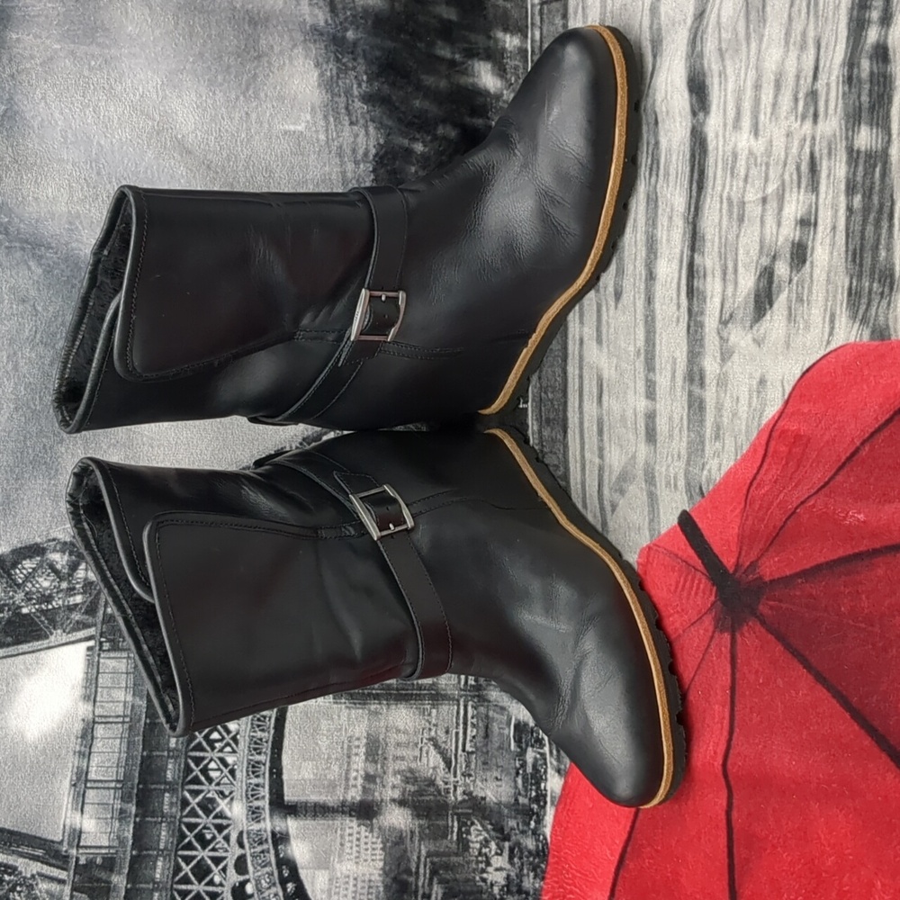 UGG Ellecia Black Boots